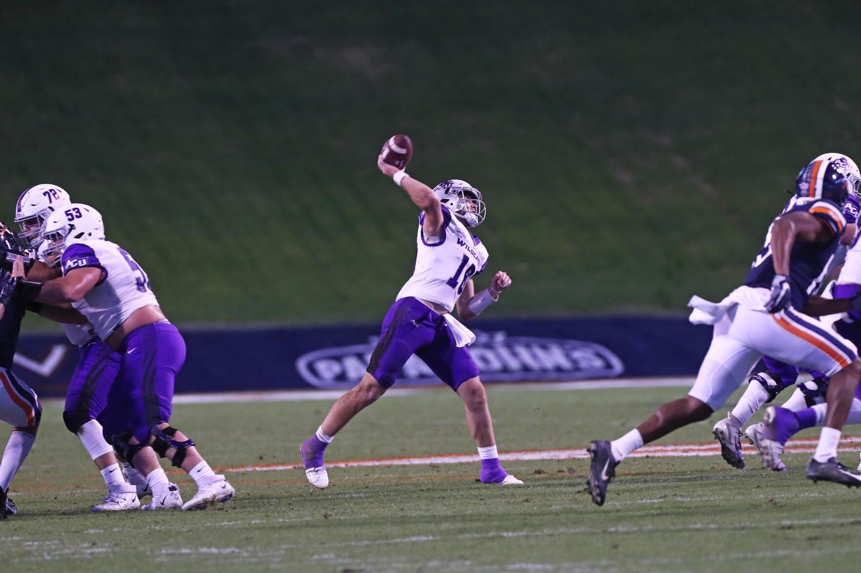 112120-cdp-sports-uvafootball-abilenechristian397.JPG